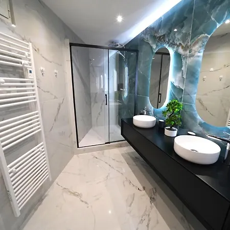 Monaco - Sunny 3 Bedroom With Terrace *