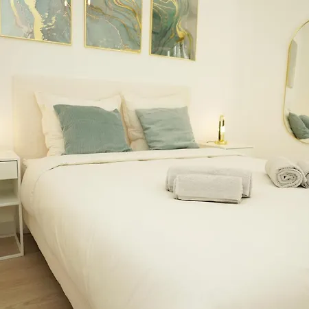 Monaco - Sunny 3 Bedroom With Terrace Beausoleil