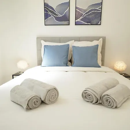 Monaco - Beautiful 6-8 People Apartment