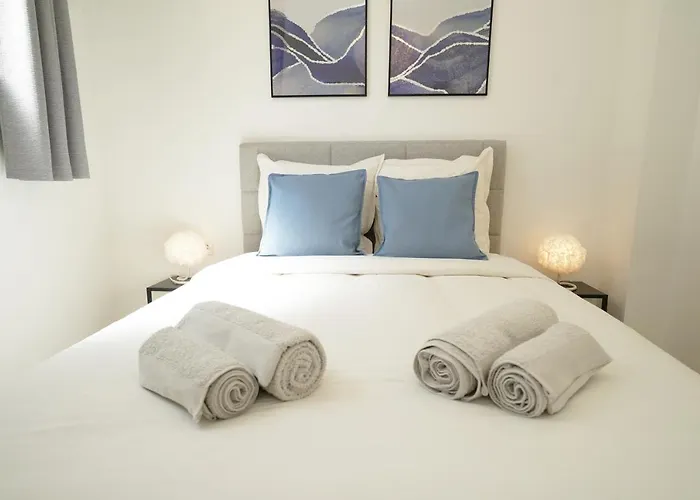 Monaco - Beautiful 6-8 People Apartment