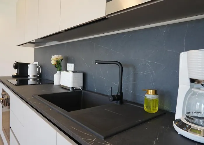 Monaco - Beautiful 6-8 People Apartment *