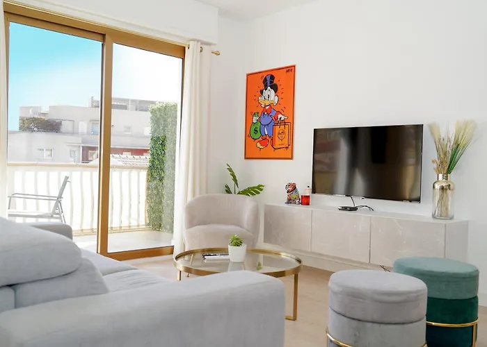 Monaco - Beautiful 6-8 People Beausoleil